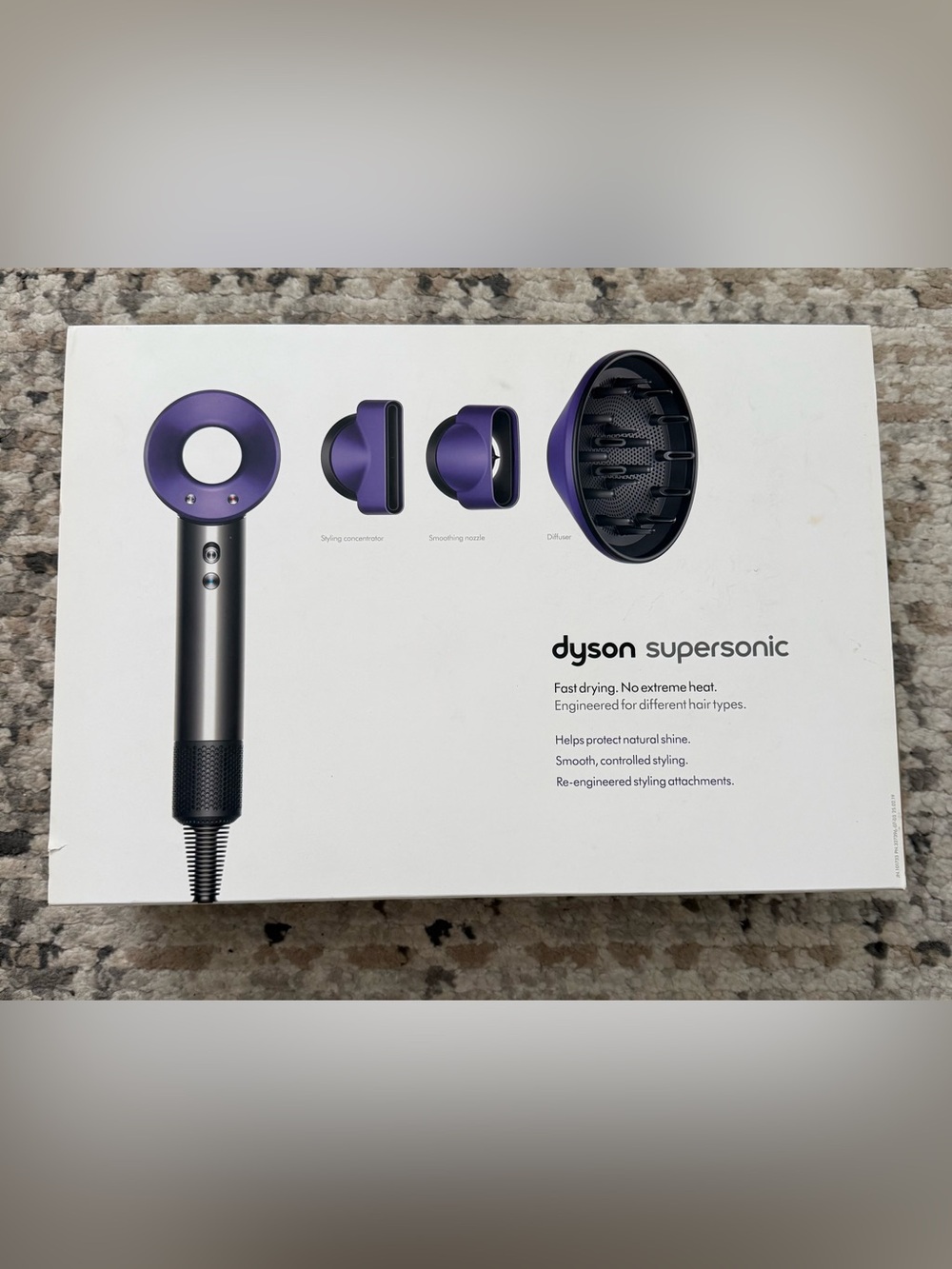 Dyson Supersonic HD01 in Black/Purple